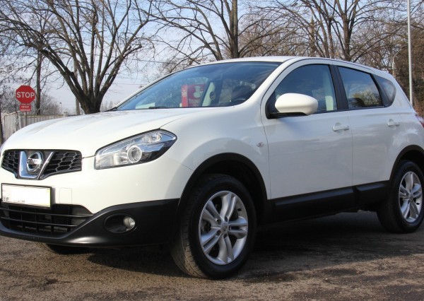 Nissan Qashqai kölcsönzés
