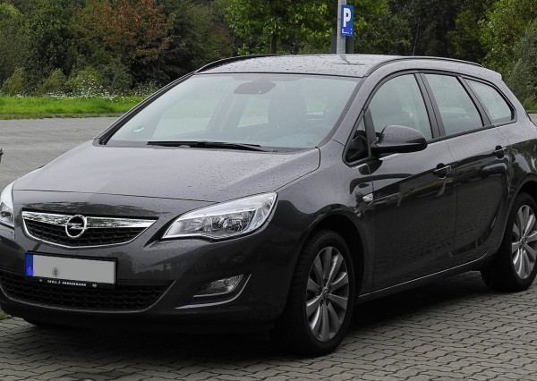 Opel Astra Kölcsönzés